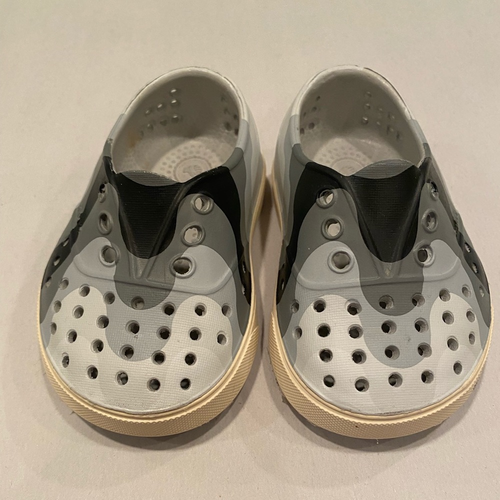 Black and Grey Native shoes c4